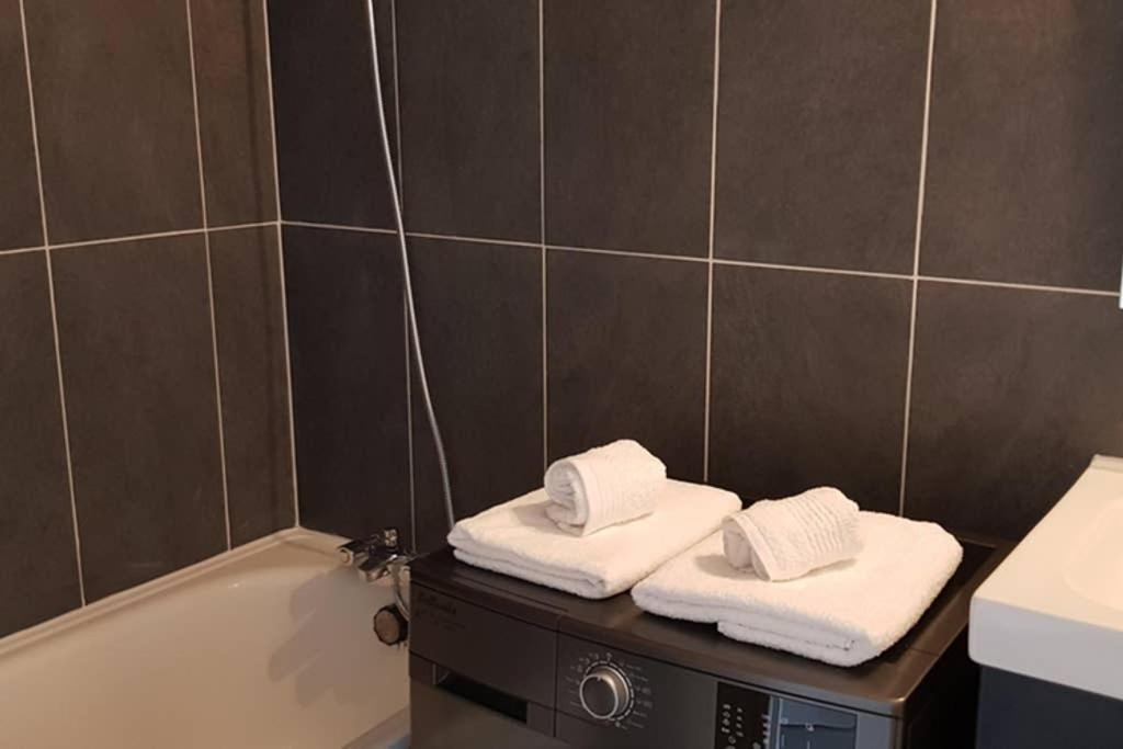 Beau Studio Renove 30M2 Balcon Vue Paris+Parking Lägenhet Exteriör bild