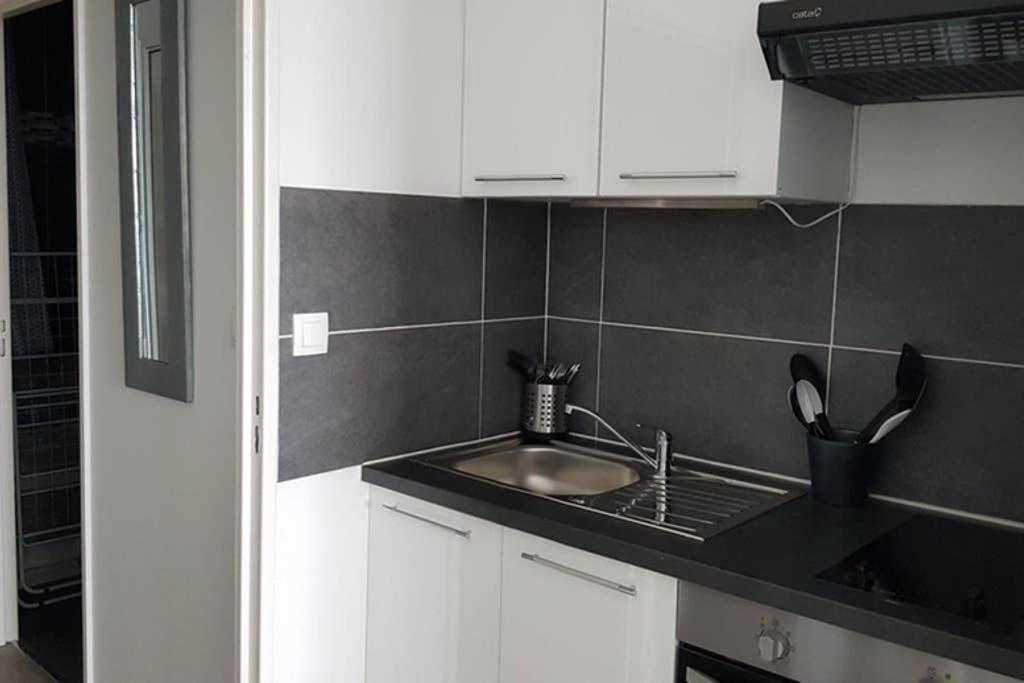 Beau Studio Renove 30M2 Balcon Vue Paris+Parking Lägenhet Exteriör bild