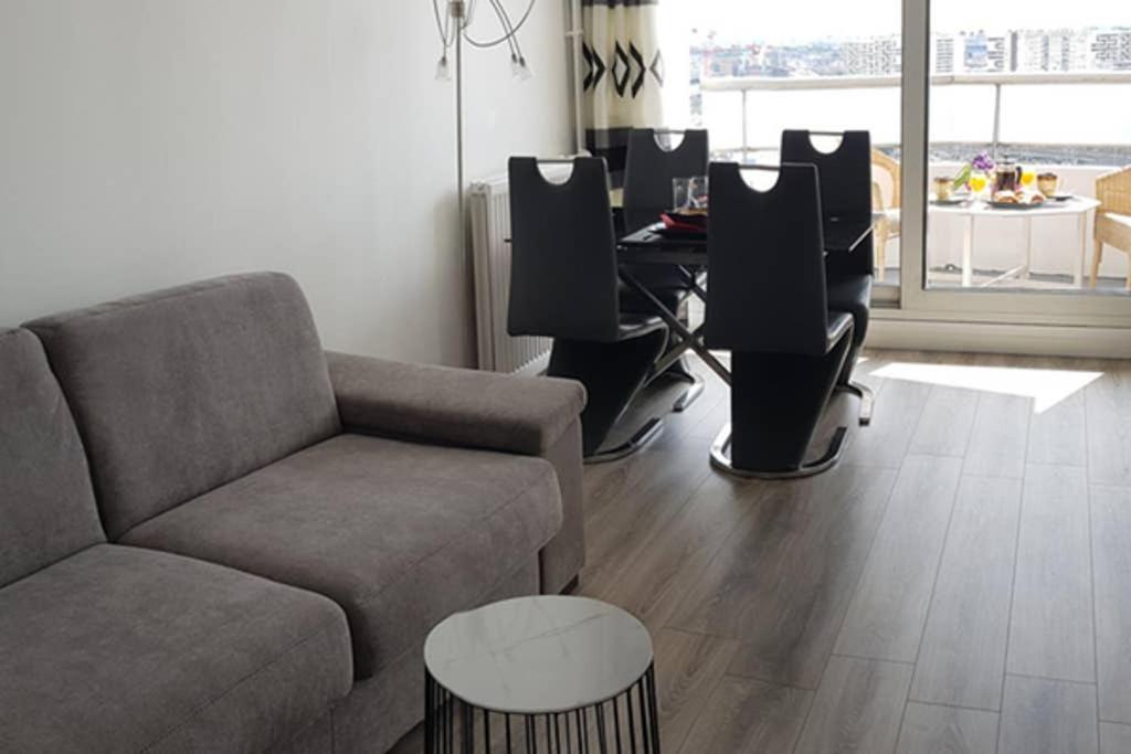 Beau Studio Renove 30M2 Balcon Vue Paris+Parking Lägenhet Exteriör bild