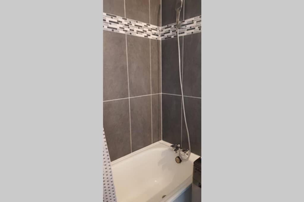 Beau Studio Renove 30M2 Balcon Vue Paris+Parking Lägenhet Exteriör bild